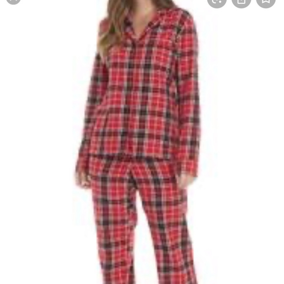 New Directions Red Plaid Holiday Pajamas Medium - Picture 1 of 6